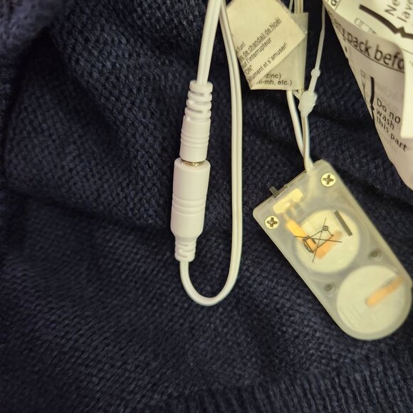 SMART LIVING, UGLY CHRISTMAS SWEATER. Size L "FLASHING" 3328 - Picture 12 of 13